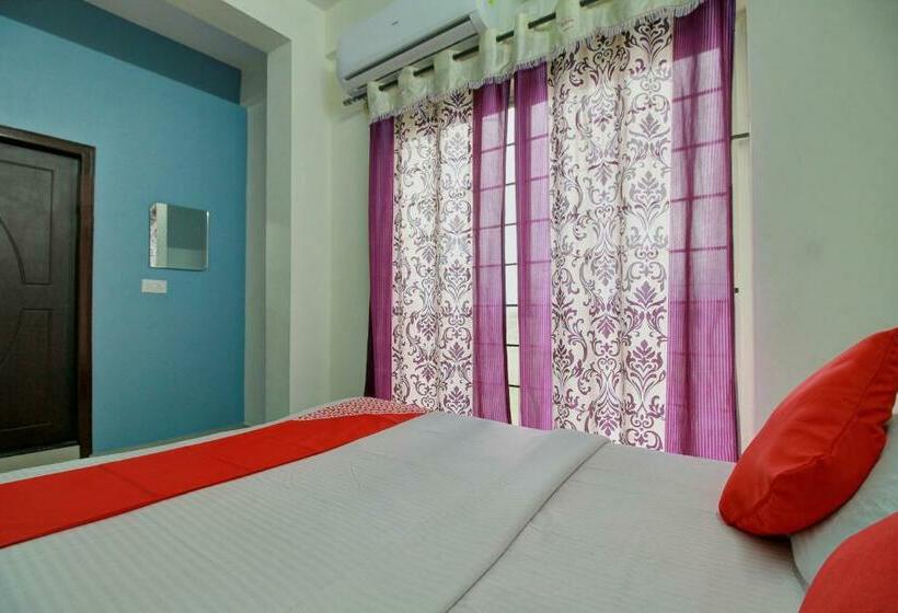 Отель Vaccinated Staff- Oyo 14360 Park Inn