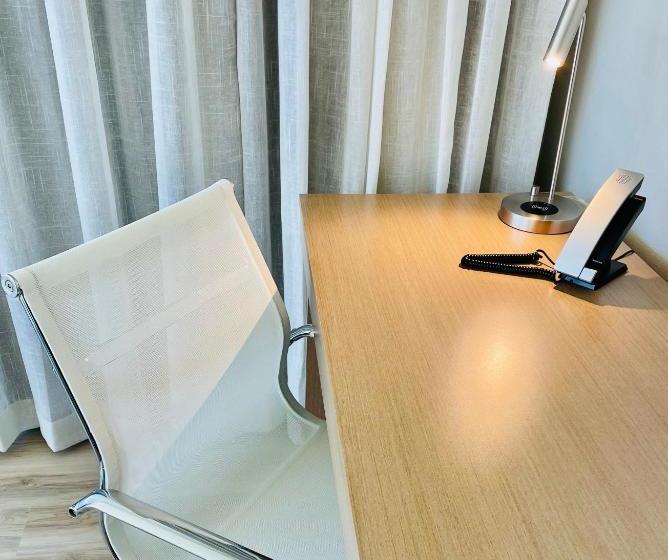 Art House Hotel And Suites