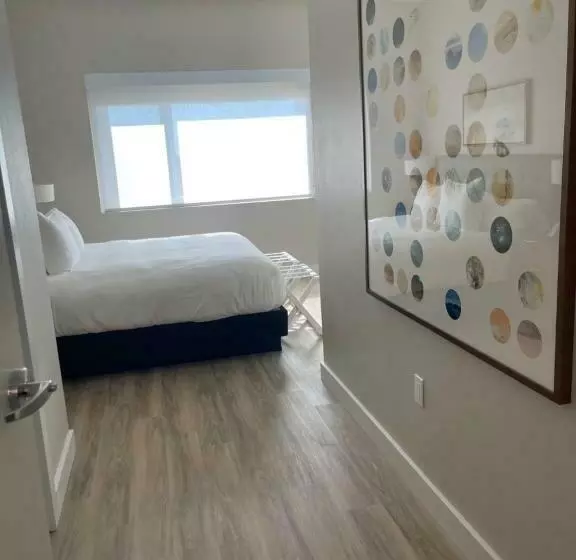 Art House Hotel And Suites