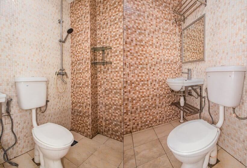 Hotel Oyo 90102 7 Days Lodge