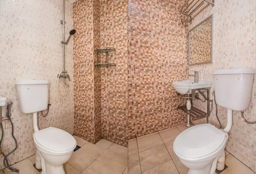 ホテル Oyo 90102 7 Days Lodge