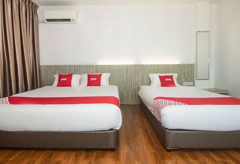 ホテル Oyo 90102 7 Days Lodge