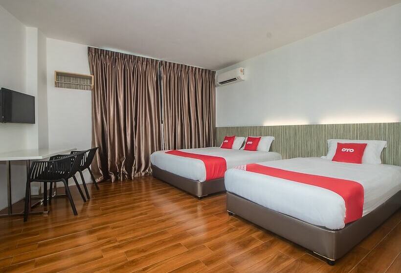 Hotel Oyo 90102 7 Days Lodge