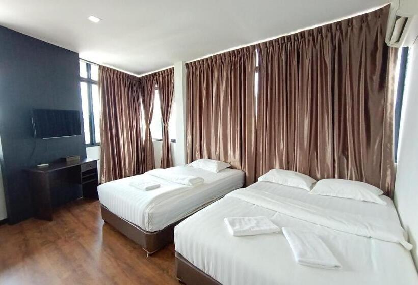 Hotel Oyo 90102 7 Days Lodge