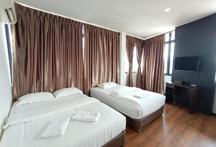 Hotel Oyo 90102 7 Days Lodge