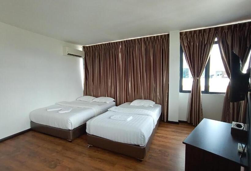 Hotel Oyo 90102 7 Days Lodge