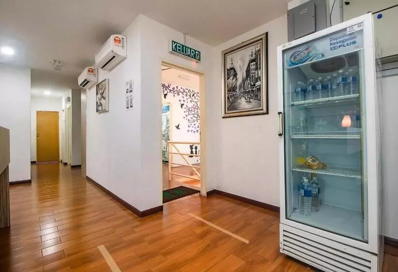 ホテル Oyo 90102 7 Days Lodge