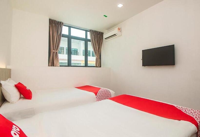 Hotel Oyo 90102 7 Days Lodge