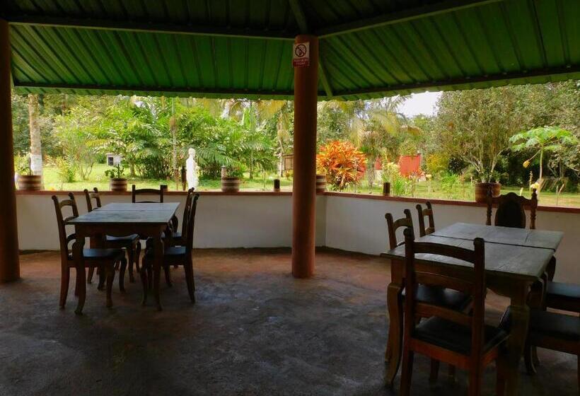 Hotel Puerto Quito Lodge