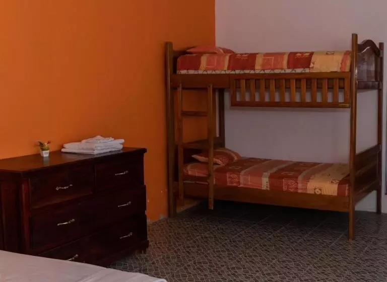 ホテル Puerto Quito Lodge