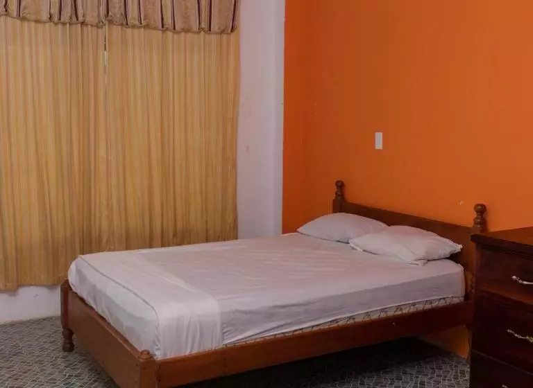 ホテル Puerto Quito Lodge