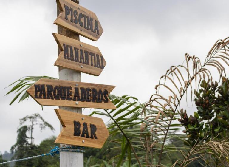 Hotel Puerto Quito Lodge