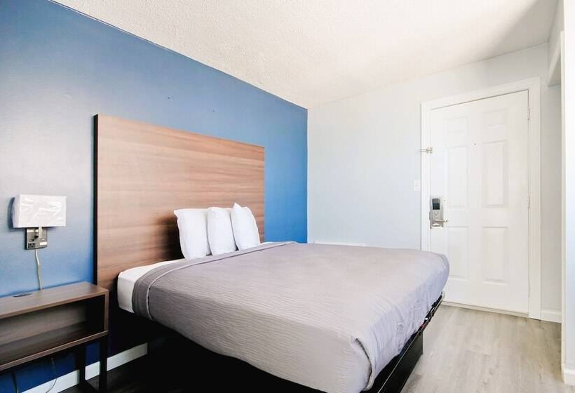 Hotel South Seas Ocean Front