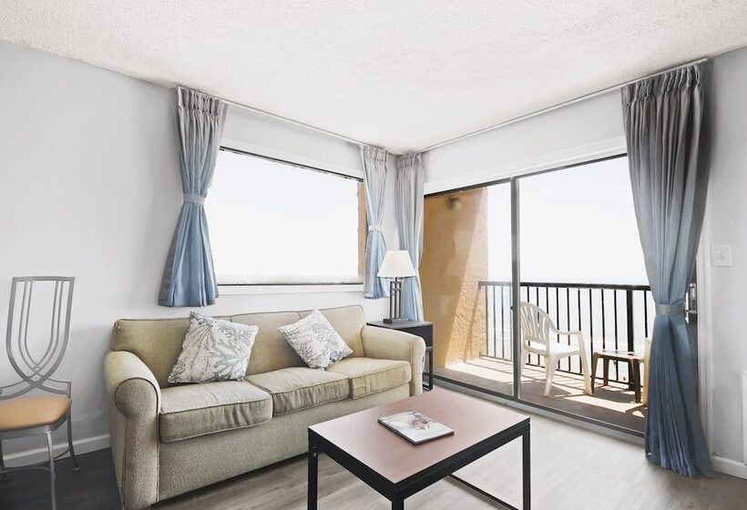 Hotel South Seas Ocean Front