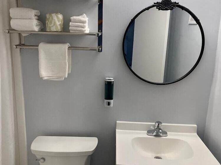 Hotel South Seas Ocean Front