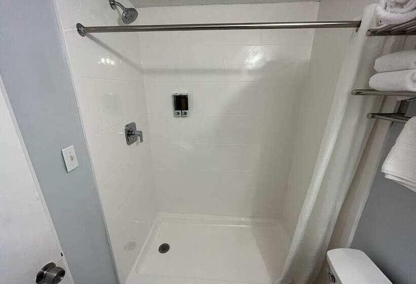 Hotel South Seas Ocean Front