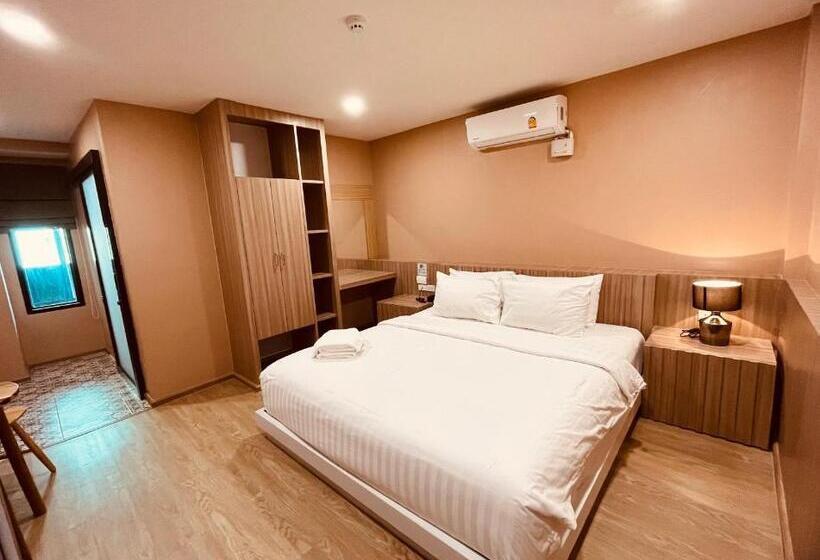 هتل Usabai Riverside Boutique