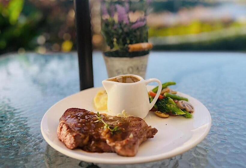 هتل Usabai Riverside Boutique