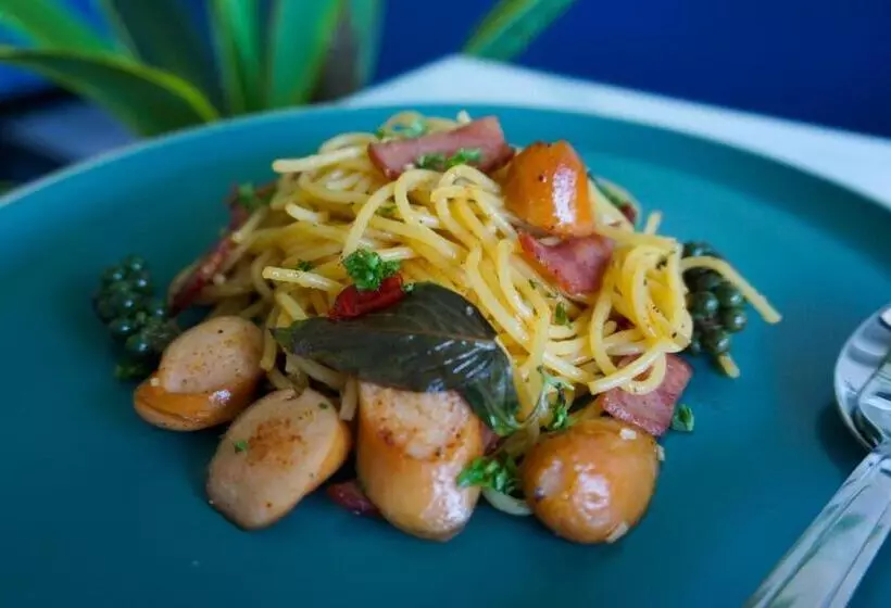 هتل Usabai Riverside Boutique