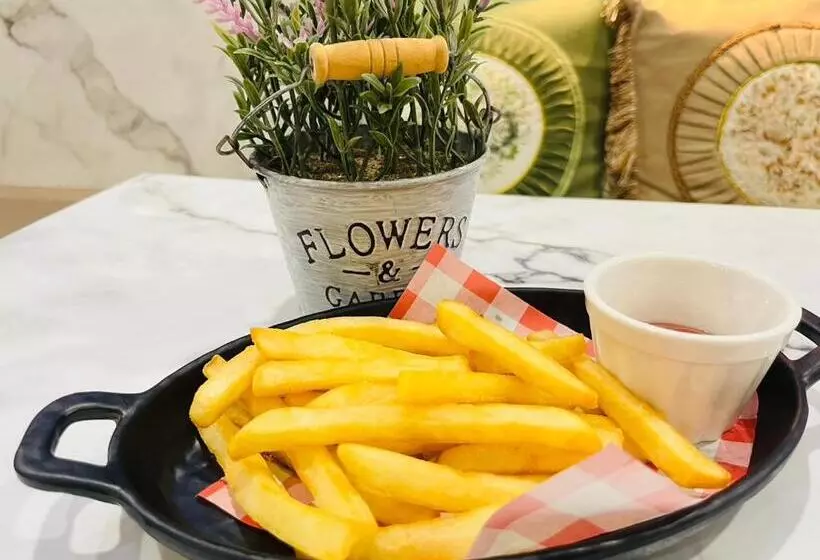 هتل Usabai Riverside Boutique