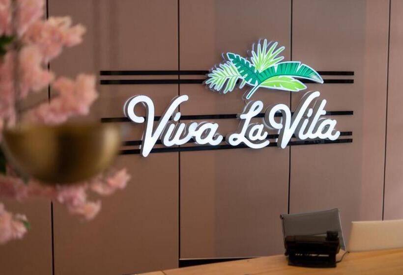 هتل Viva La Vita