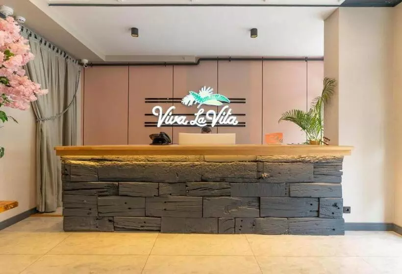 ホテル Viva La Vita