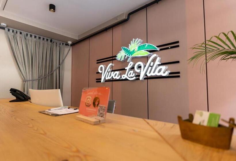 هتل Viva La Vita