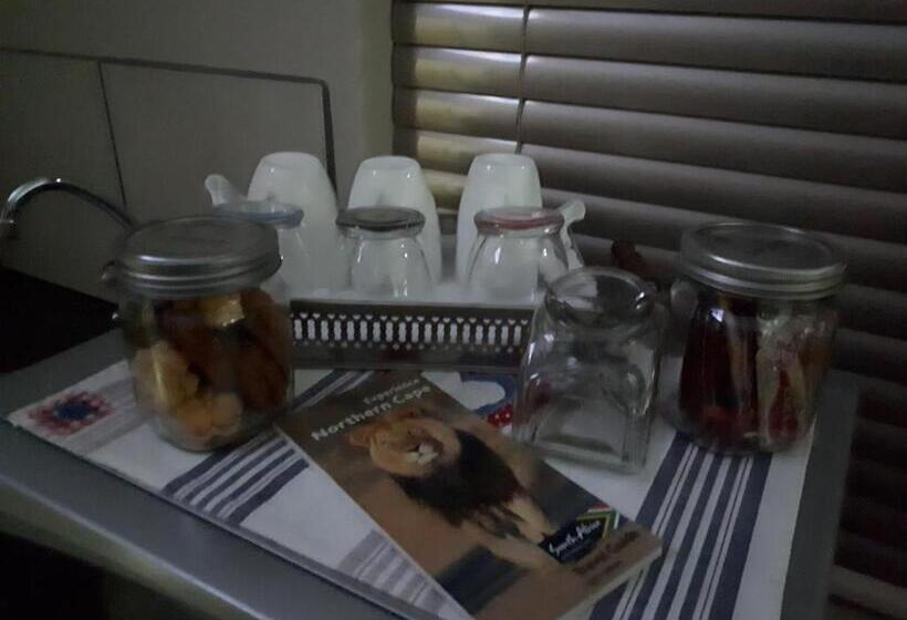 پانسیون Alucarni Guest House With Solar Energy