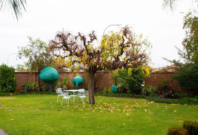 پانسیون Alucarni Guest House With Solar Energy