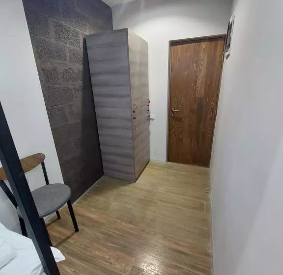 پانسیون Lori Guest House