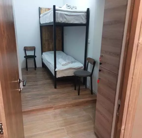 پانسیون Lori Guest House