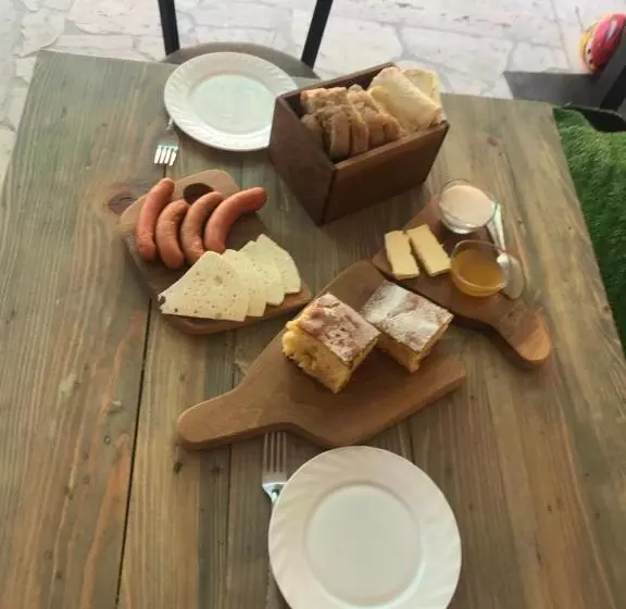 پانسیون Lori Guest House