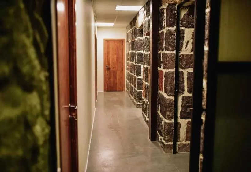 پانسیون Lori Guest House