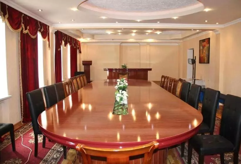 پانسیون Lori Guest House