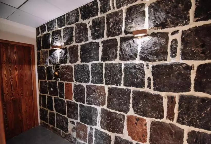 پانسیون Lori Guest House