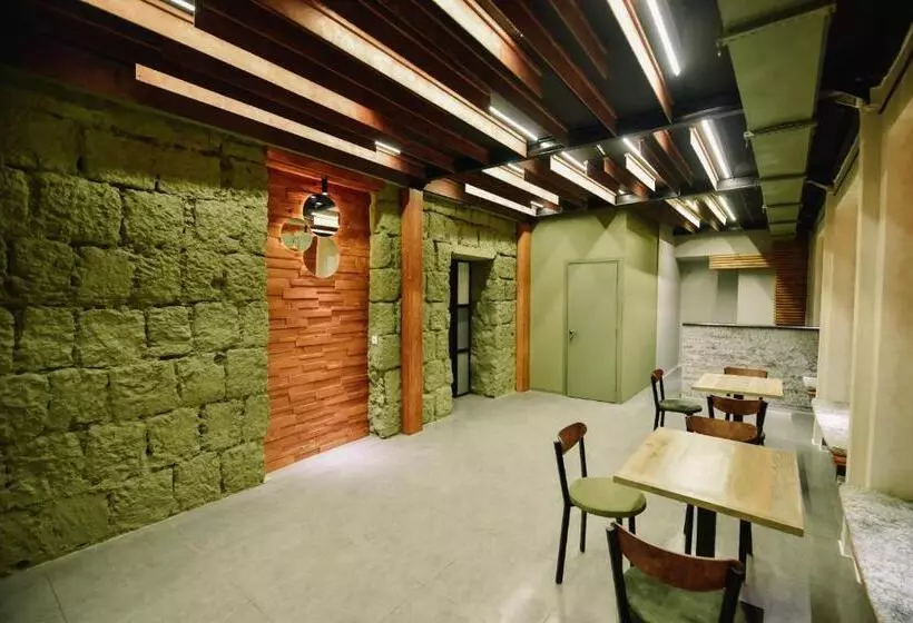 پانسیون Lori Guest House