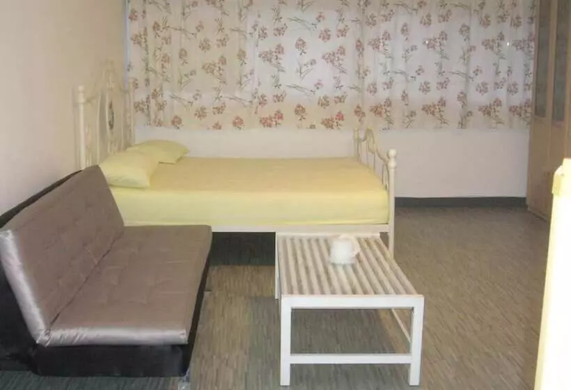 Majatalo Room In Guest Room   Chan Kim Don Mueang Guest House, Located In Pak Kret