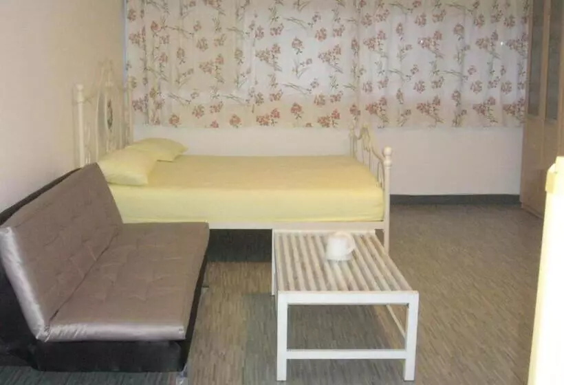 Majatalo Room In Guest Room   Chan Kim Don Mueang Guest House, Located In Pak Kret