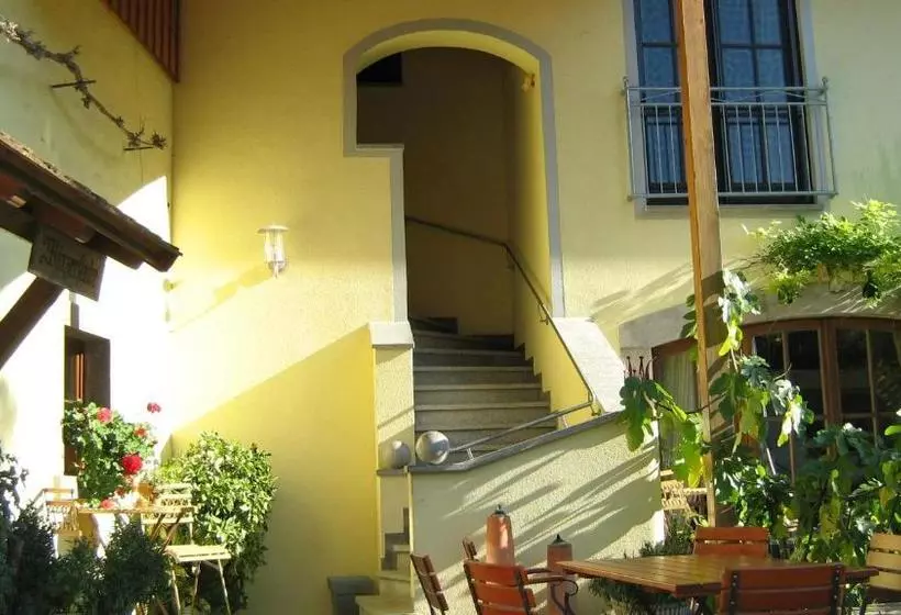 Retkeilymaja Weingut Schilling