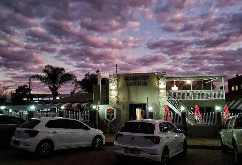 Hotelli Barons Galley & Lodge