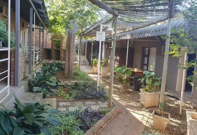 Hotelli Barons Galley & Lodge