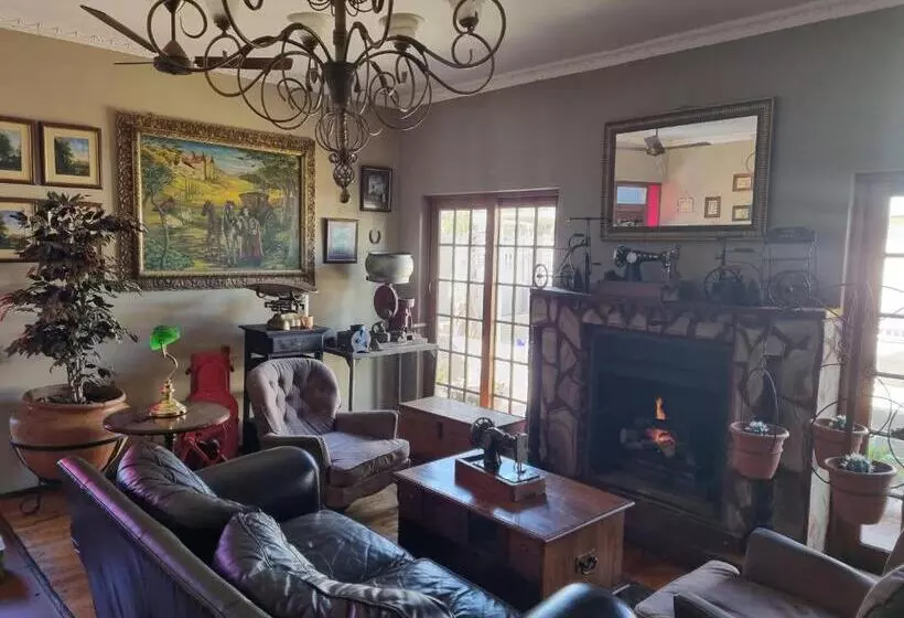 Hotelli Barons Galley & Lodge