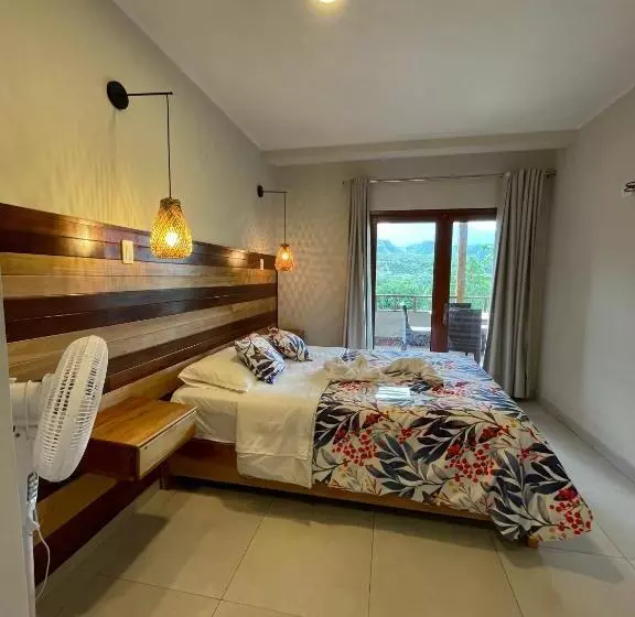 Hotelli Mercedes Lodge