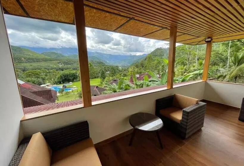 Hotelli Mercedes Lodge