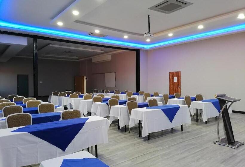 فندق The Royal Courtyard