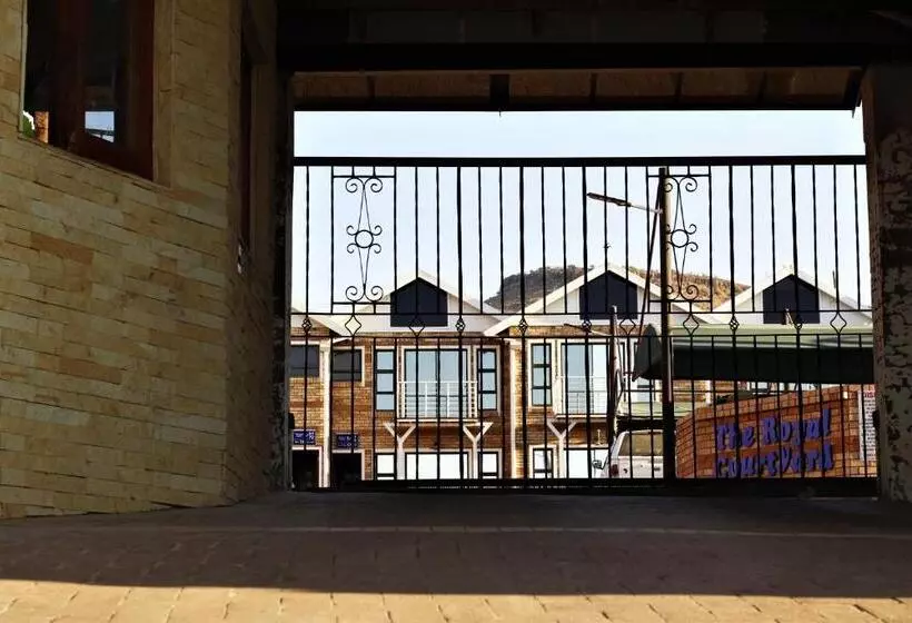 Hotelli The Royal Courtyard