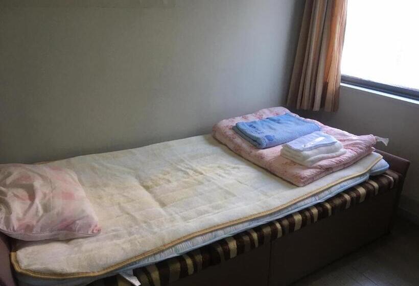 Narita Airport Samurai Hostel