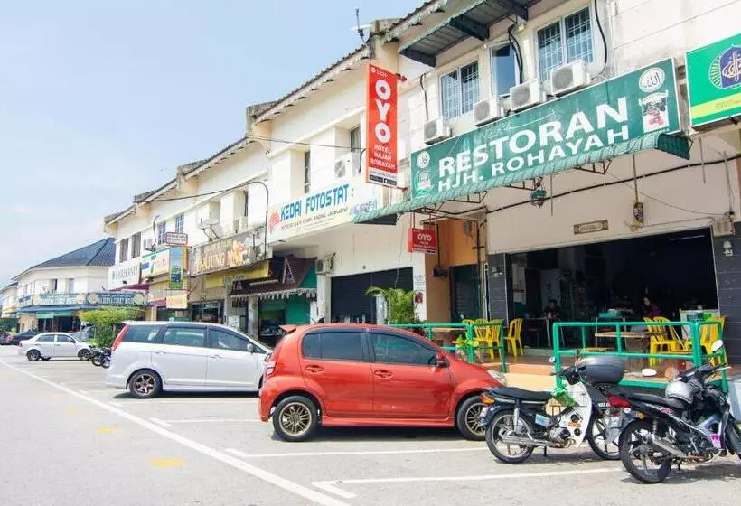 Oyo 1224 Hotel Hajah Rohayah