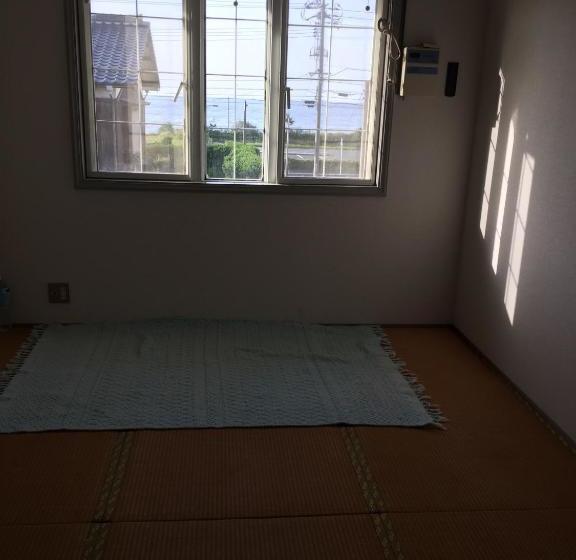 بنسيون Iwamino Oyado Lucere