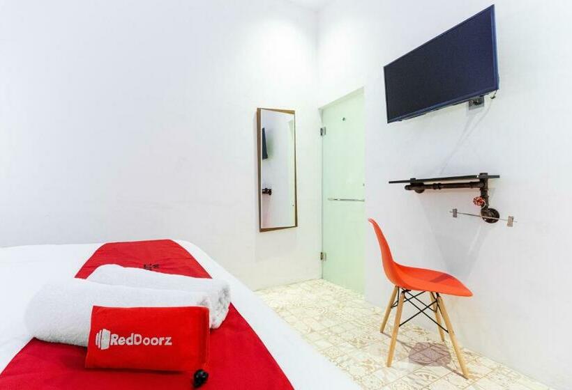 بنسيون Reddoorz Plus At Mitrotel Medan